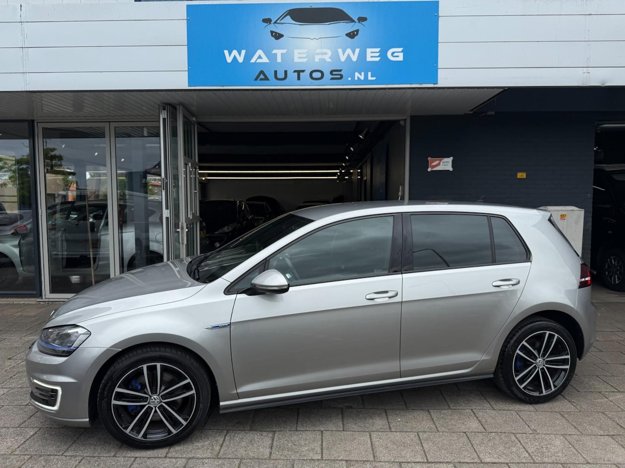 Volkswagen Golf - 1.4 TSI GTE Connected Series NAVI|PDC|CLIMA - AutoWereld.nl