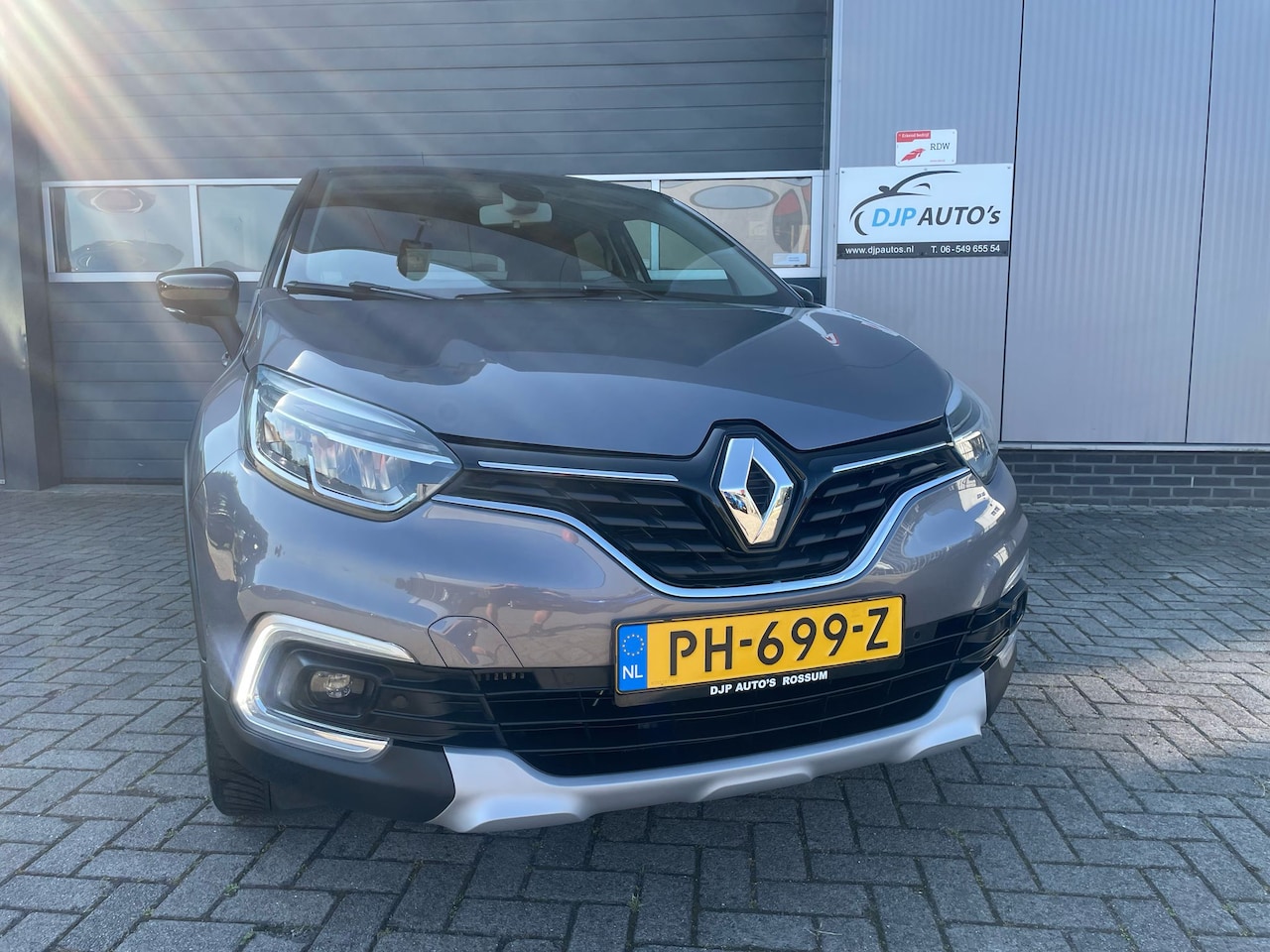 Renault Captur - 0.9 TCe Intens 5 Deurs Airco / Cruise control / Achteruitrijcamera / PDC Etc! - AutoWereld.nl