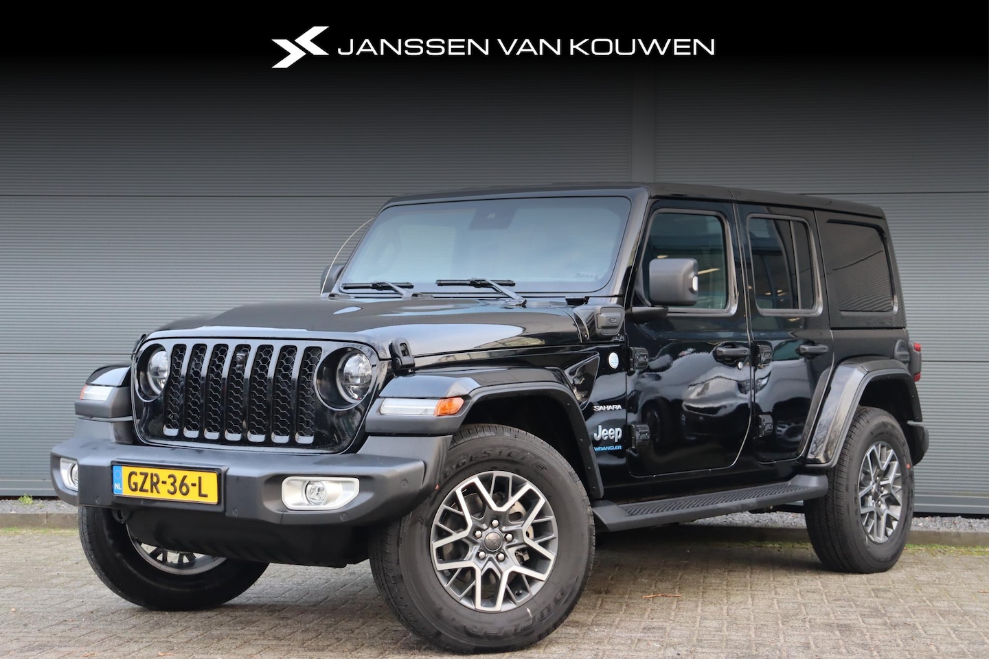Jeep Wrangler Unlimited - 4xe 380 Sahara / Stoel-stuurverwarming /  Adaptive Cruise / CarPlay / Camera - AutoWereld.nl