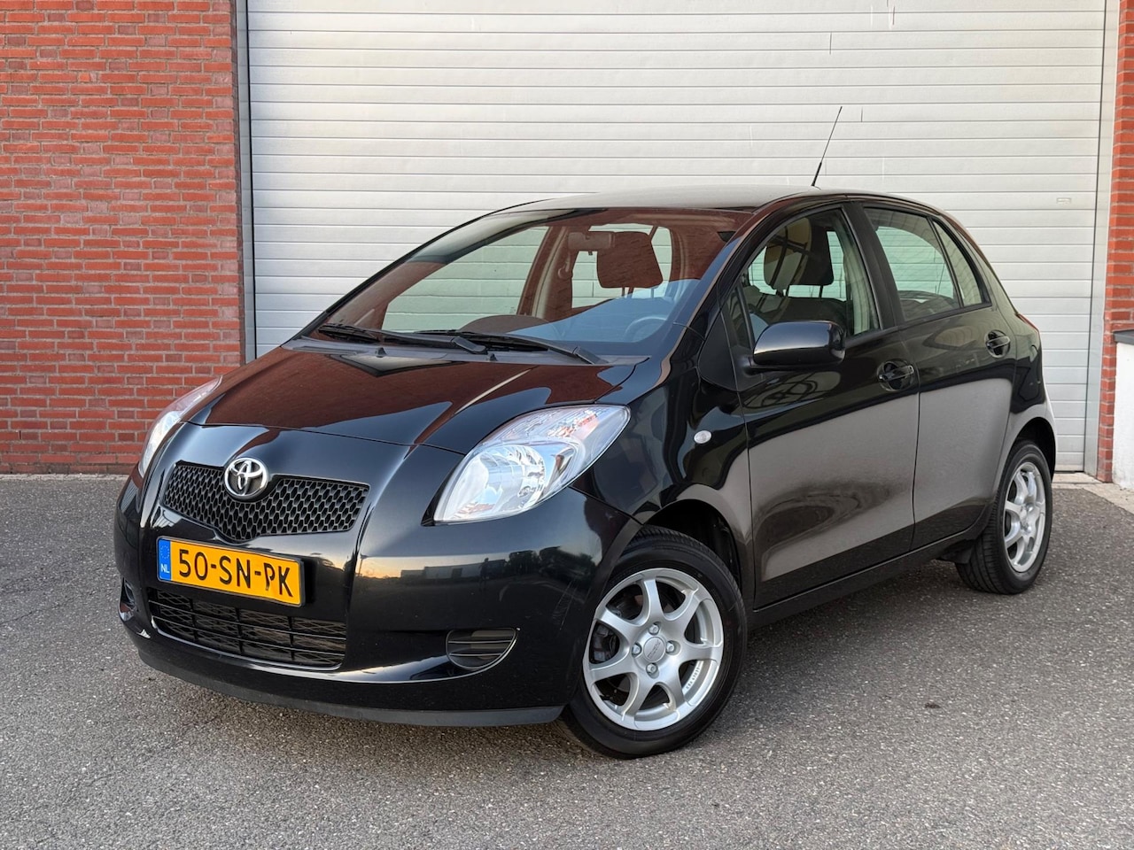 Toyota Yaris - 1.3 VVTi Sol| AIRCO | NAP | NEW APK - AutoWereld.nl