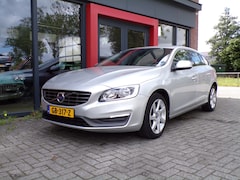 Volvo V60 - 1.6 T3 Momentum Navi PDC Trekhaak NAP