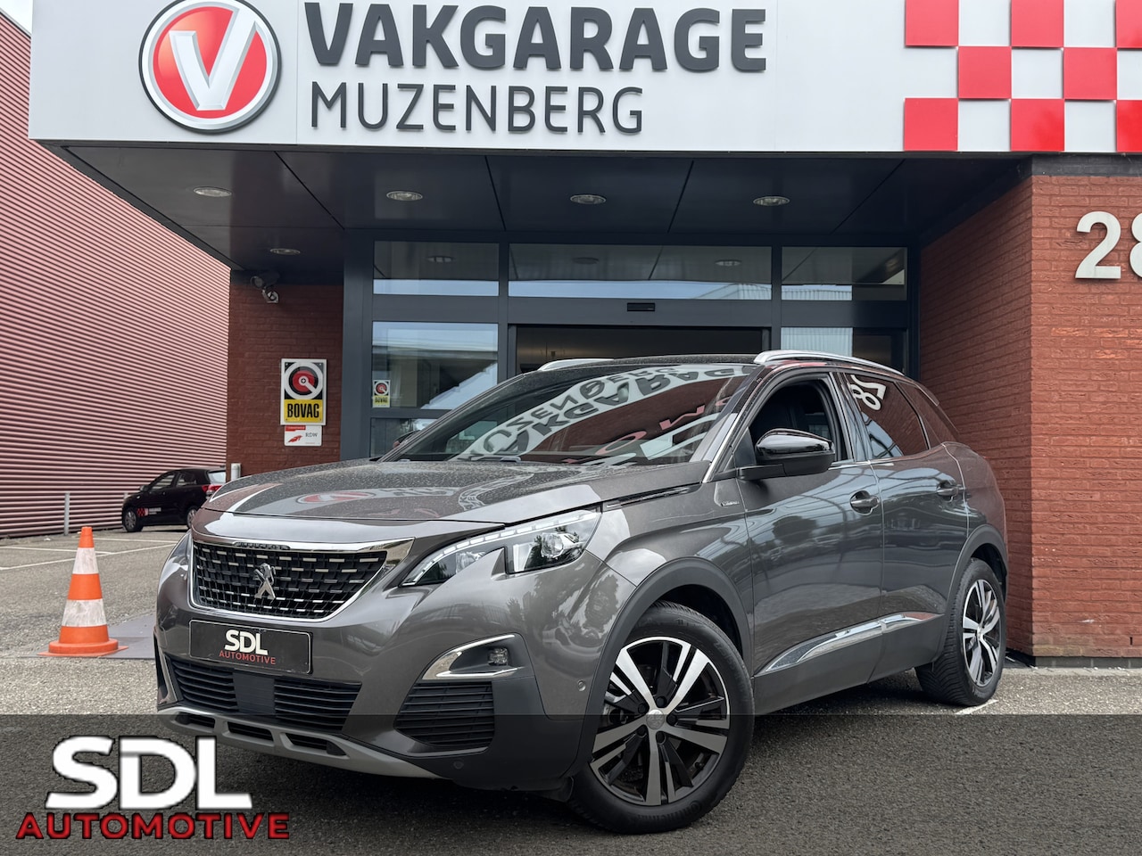 Peugeot 3008 - 1.2 PureTech GT Line // NAVI // CLIMA // CRUISE // APPLE CARPLAY / ANDROID AUTO // CAMERA - AutoWereld.nl