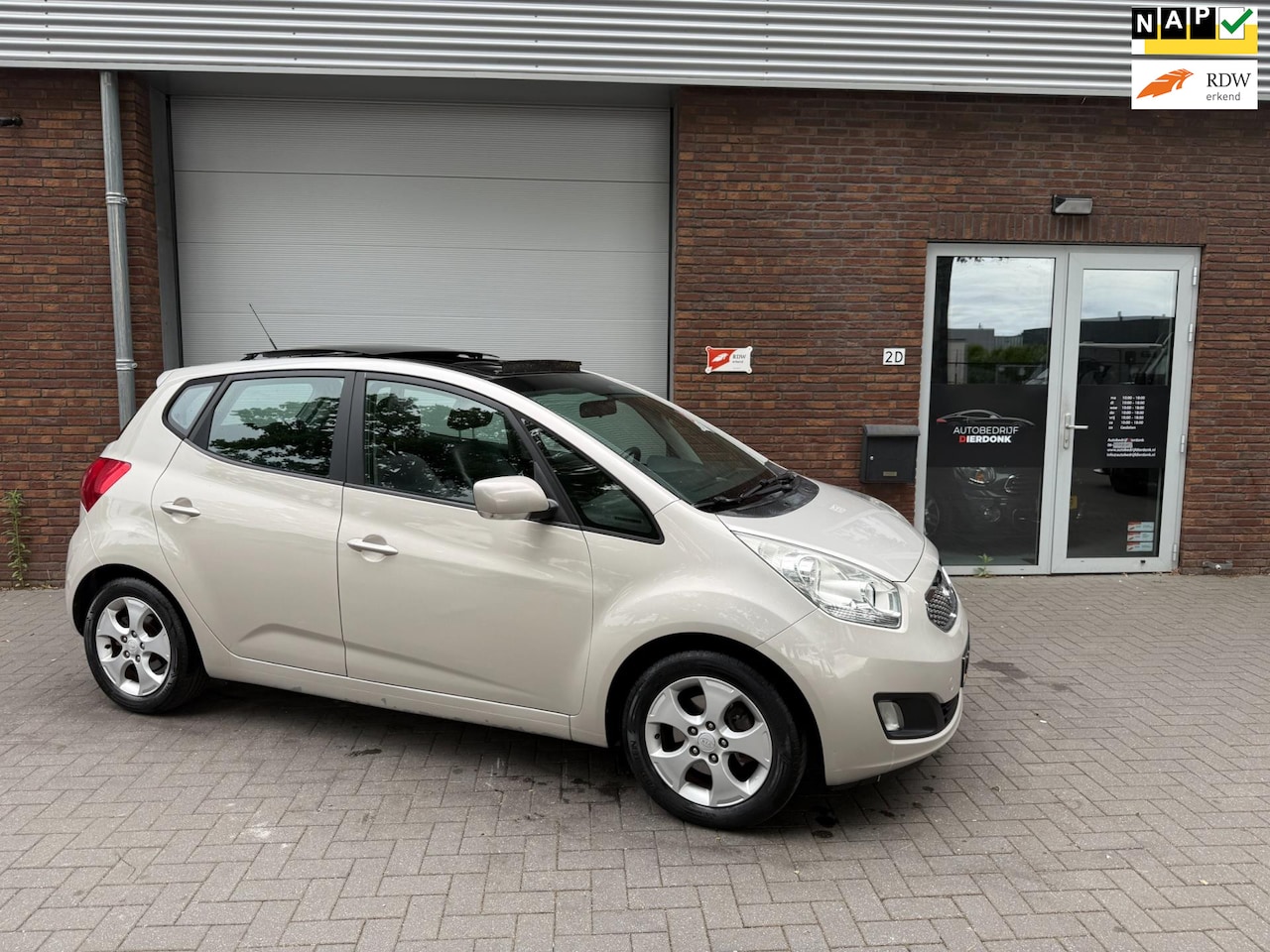 Kia Venga - 1.6 CVVT X-ecutive|AUTOMAAT|PANO|NIEUWE APK|AIRCO - AutoWereld.nl