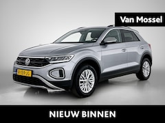 Volkswagen T-Roc - 1.5 TSI Life | 150 PK | Automaat | Digital Cockpit | Parkeersensoren | Navi By Shop | Airc