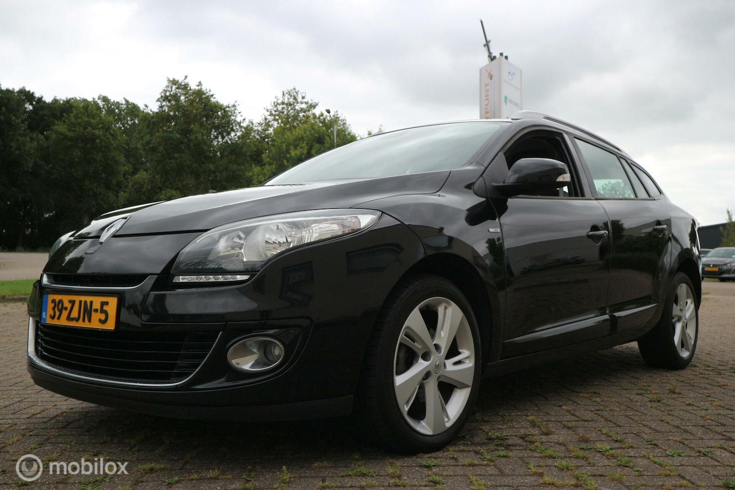 Renault Mégane Estate - 1.5 dCi Bose ECC/NAVIGATIE/PDC - AutoWereld.nl