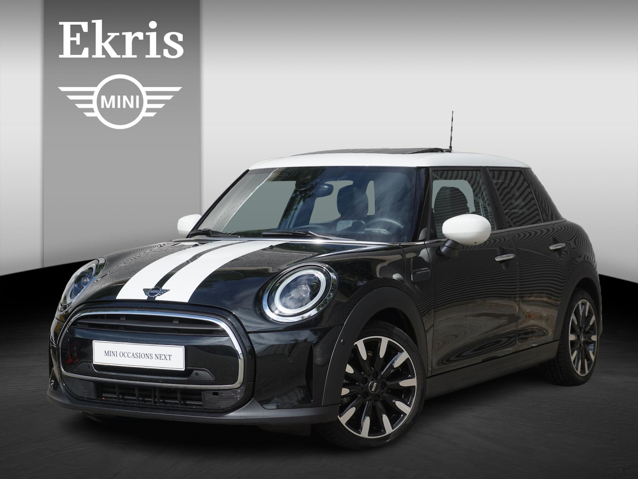 MINI Cooper - 5-deurs C MINI Yours Uitvoering | 17" LM Roulette Spoke two-tone | Glazen panoramadak | Ac - AutoWereld.nl