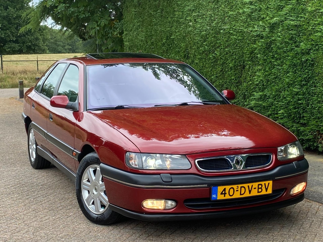 renault-safrane-3-0-24v-v6-automaat-uniek-distr-vv-apk-nieuw.jpg