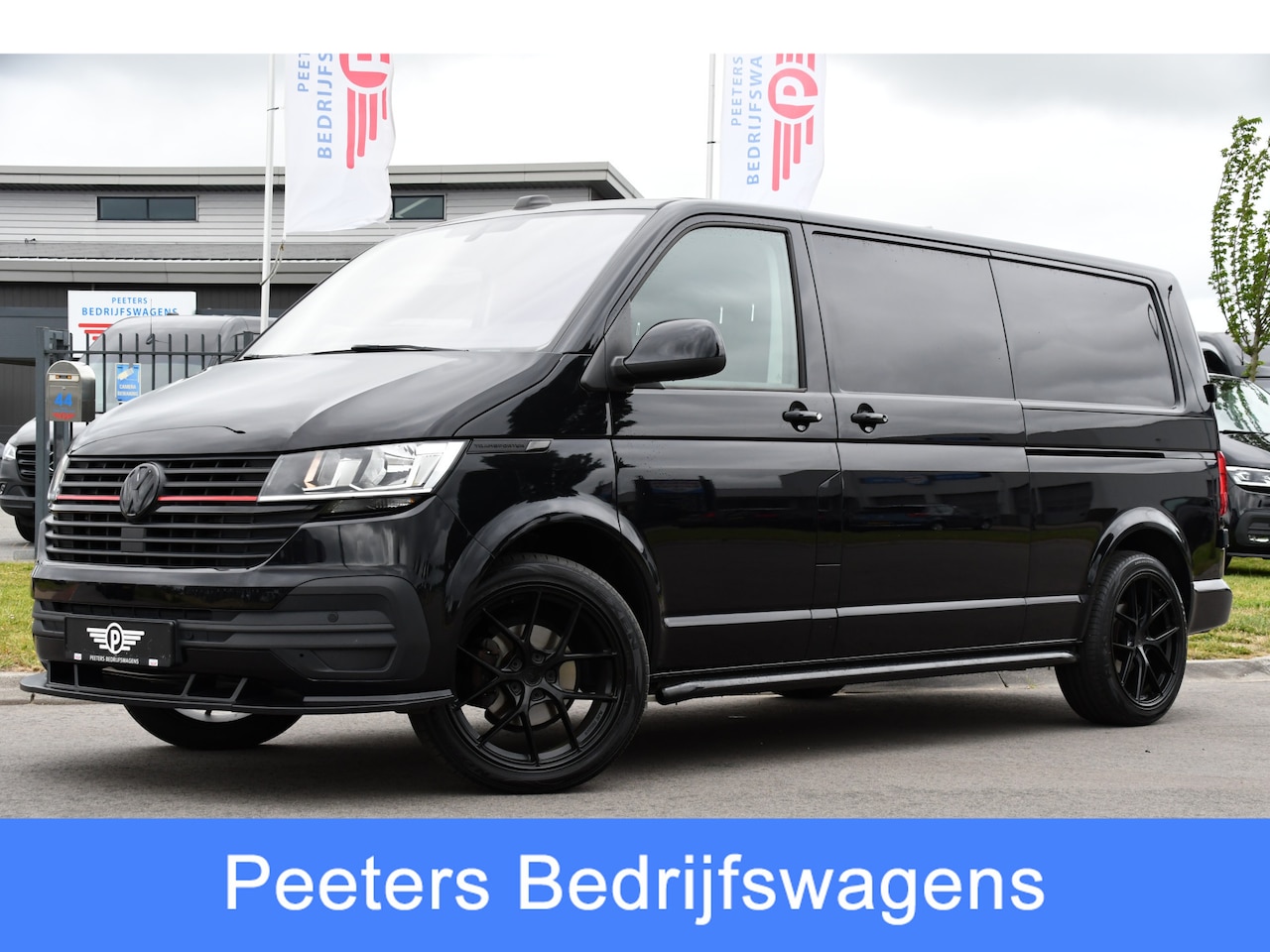 Volkswagen Transporter - 2.0 TDI L2H1 30 Black Edition Adaptieve Cruise, Camera, Carplay, 150PK, 2 x Schuifdeur, Mu - AutoWereld.nl