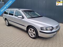Volvo V70 - 2.4 D5 COMFORT LINE AIRCO LEDER LMV