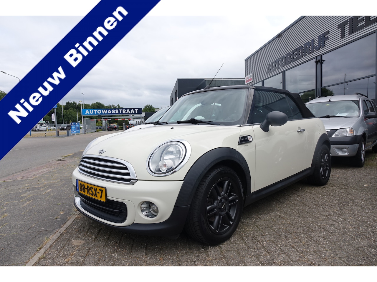 MINI Cabrio - 1.6 One Pepper Mini 1.6 One Pepper, airco, black wheels, originele NL auto met N.A.P. Zeer mooie en echte - AutoWereld.nl