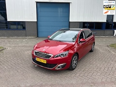 Peugeot 308 SW - 1.2 e-THP * Panoramadak * Stoelverwarming * Navigatie * Lederen bekleding