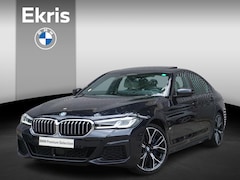 BMW 5-serie - Sedan 530e M Sportpakket | Achteruitrijcamera | Elektrisch glazen schuif-/kanteldak | Comf
