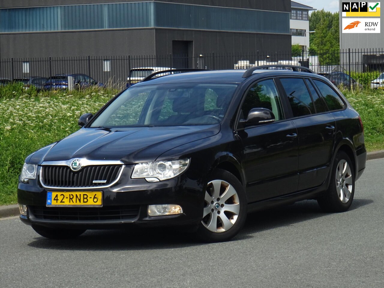 Skoda Superb Combi - 1.6 TDI Greenline Business Line NAVI/PDC - AutoWereld.nl