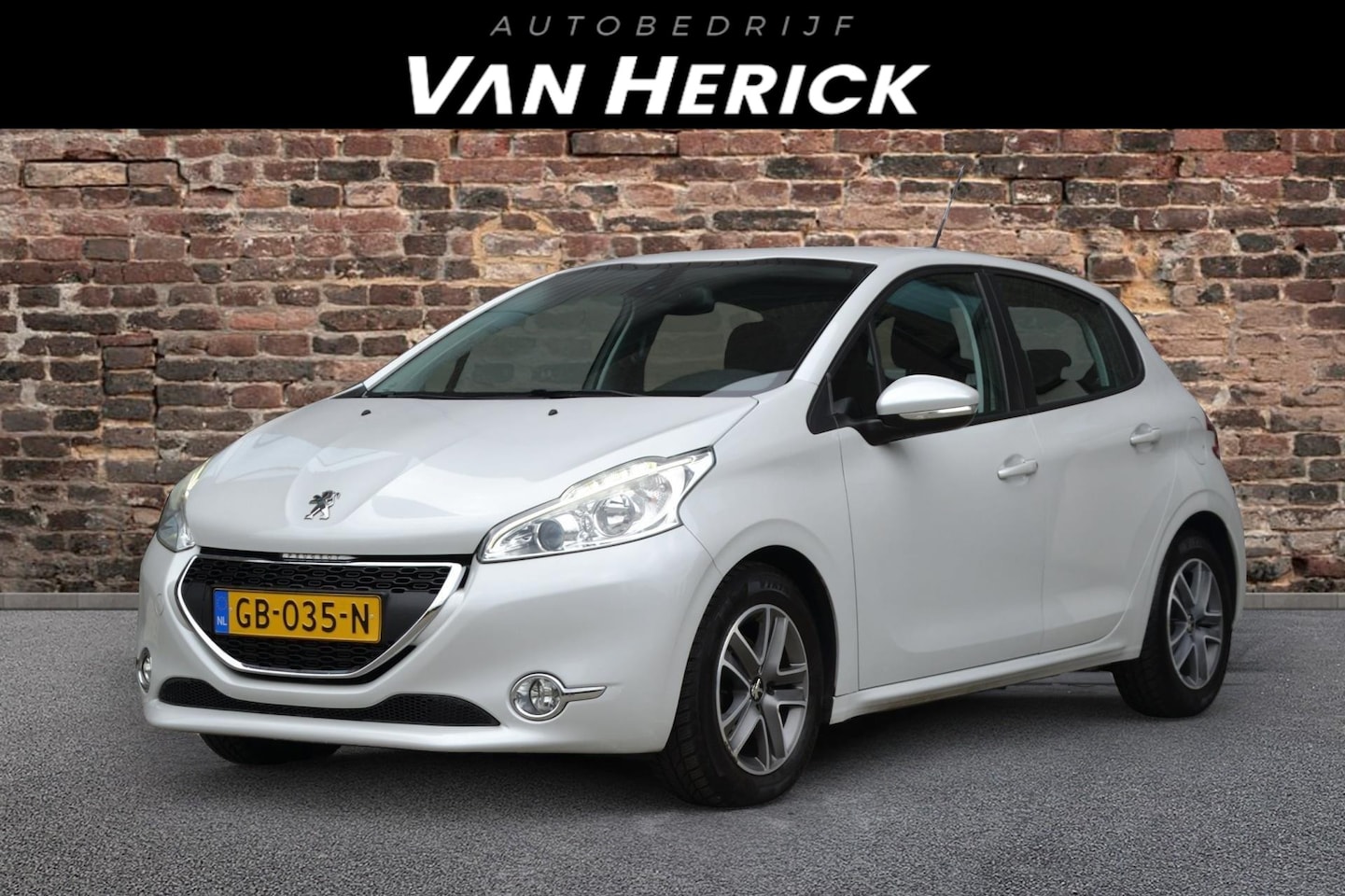 Peugeot 208 - 1.2 e-VTi Active Automaat 5-Deurs | LM Velgen | Stoelverwarming | Navi - AutoWereld.nl