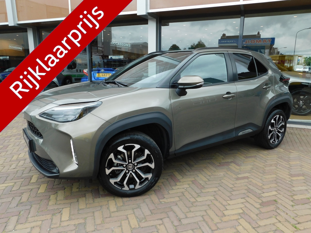 Toyota Yaris Cross - 1.5 Hybrid Dynamic | Pano Dak | Elektr. achterklep | HUD - AutoWereld.nl