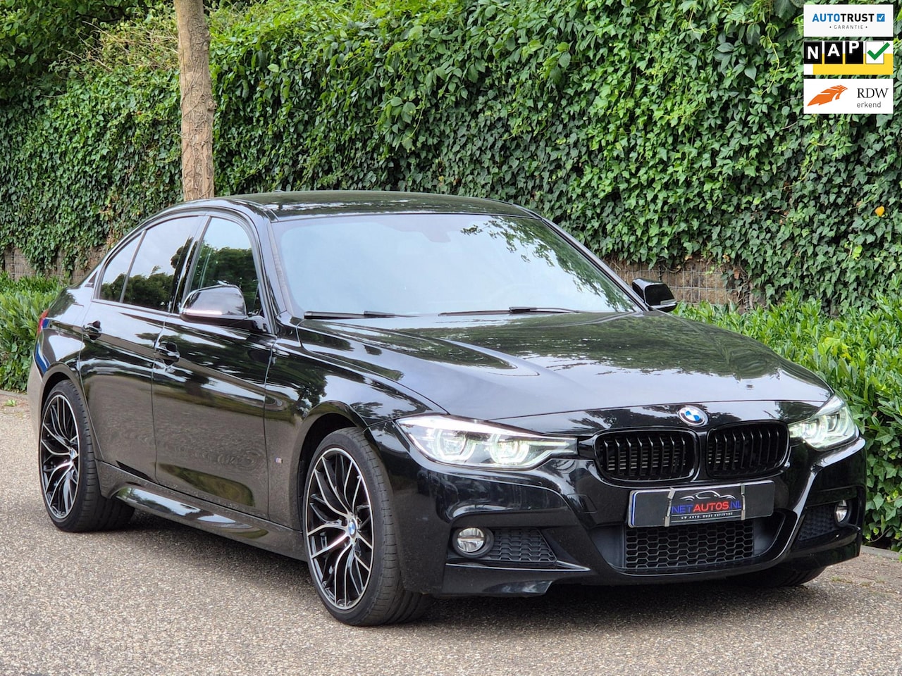BMW 3-serie - 330e M Sport Apple CarPlay Centennial High Executive LED NAP NL GARANTIE Hybrid - AutoWereld.nl