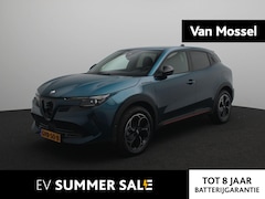 Alfa Romeo Junior - Elettrica Speciale 54 kWh | Full Matrix koplampen | 360 parkeersensoren | Apple & android
