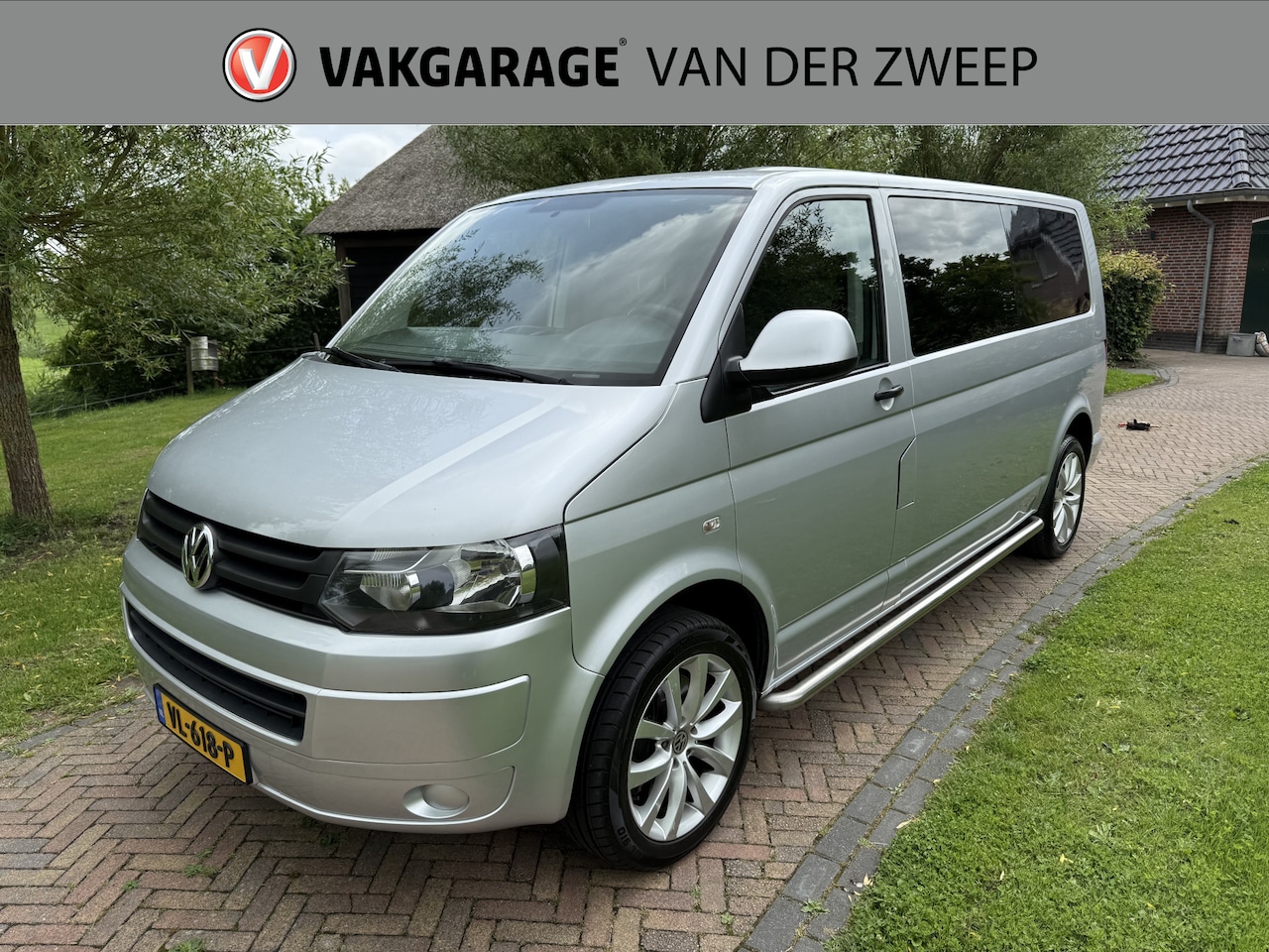 Volkswagen Transporter - 2.0 TDI L2H1 | DSG | Navi - AutoWereld.nl