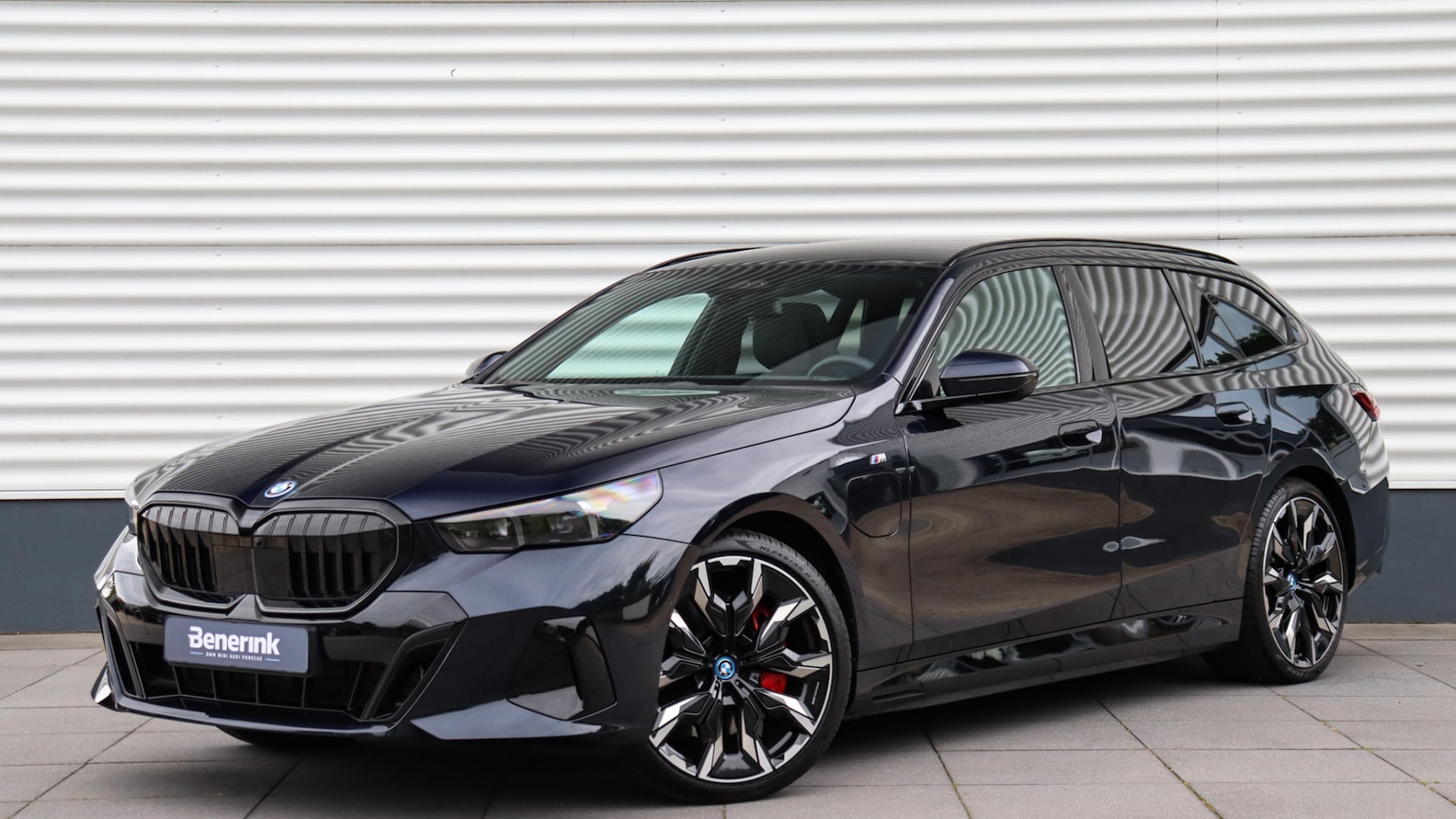 BMW 5-serie Touring - 550e xDrive M-Sport Pro | Stoelventilatie | Bowers & Wilkins | M Onderstel Professional | - AutoWereld.nl