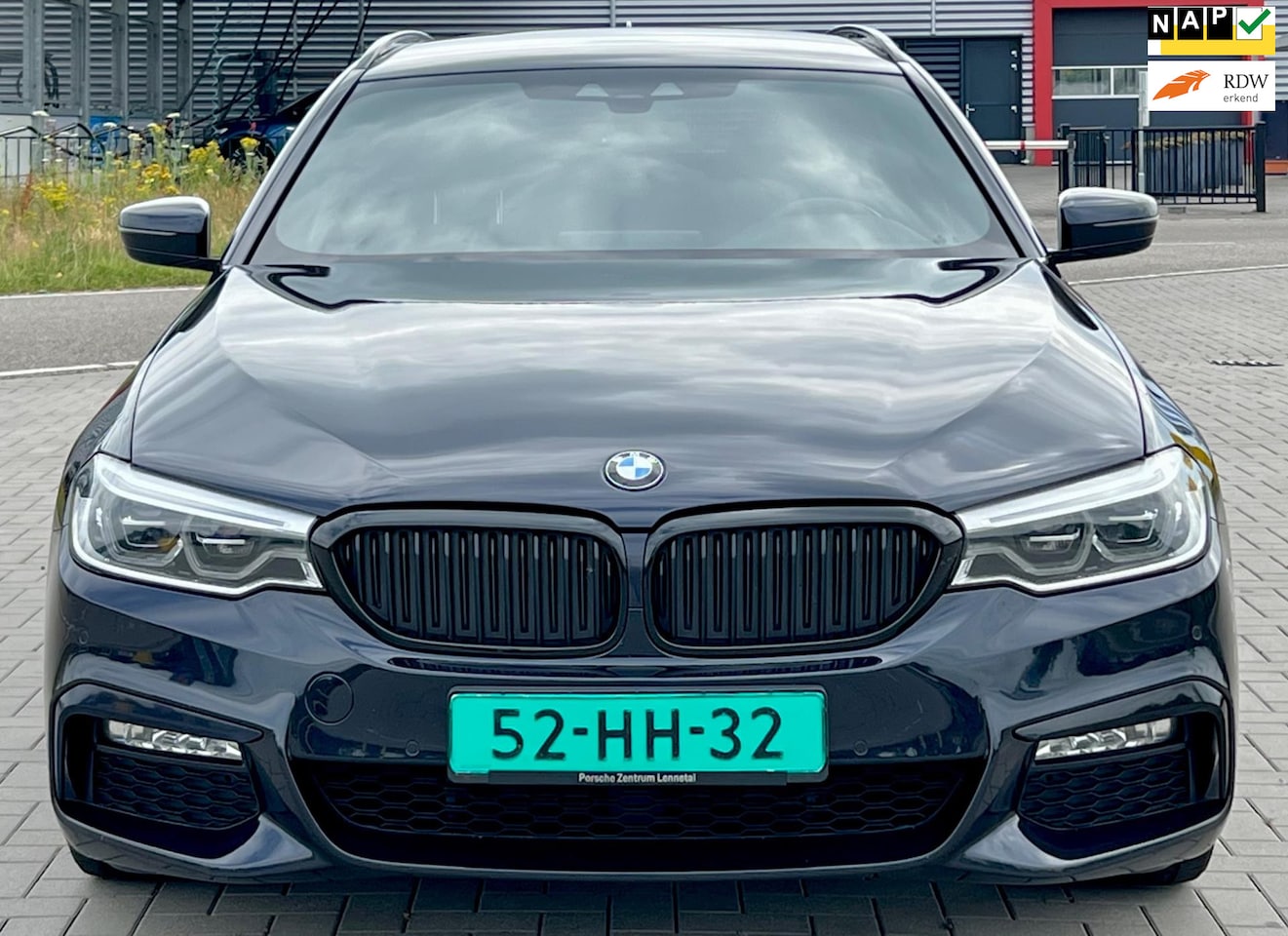 BMW 5-serie Touring - 520d M-PAKKET 20 INCH - AutoWereld.nl