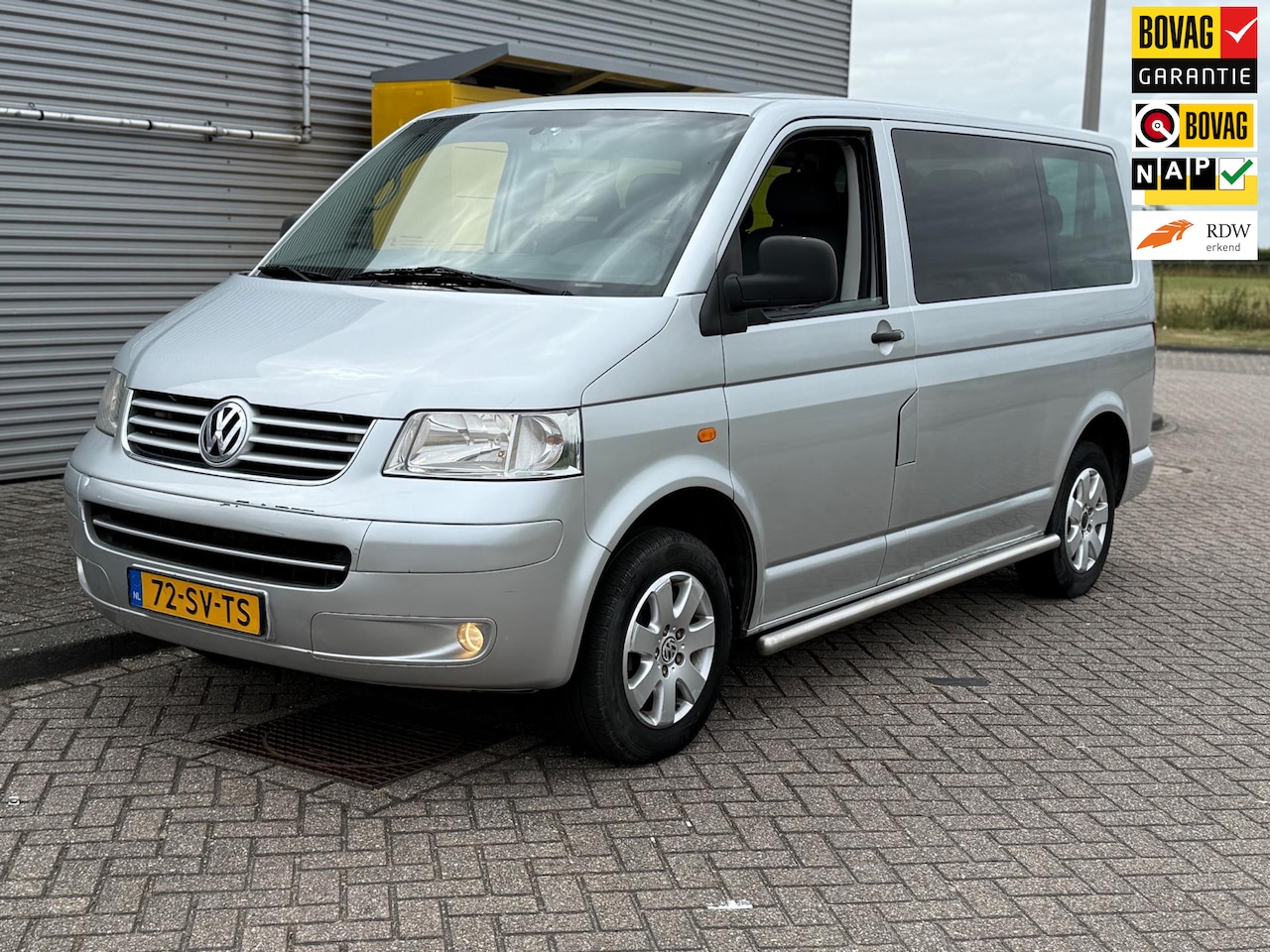 Volkswagen Transporter Kombi - 2.0 300 Highline AIRCO Bj 2007 9Persoons Benzine - AutoWereld.nl
