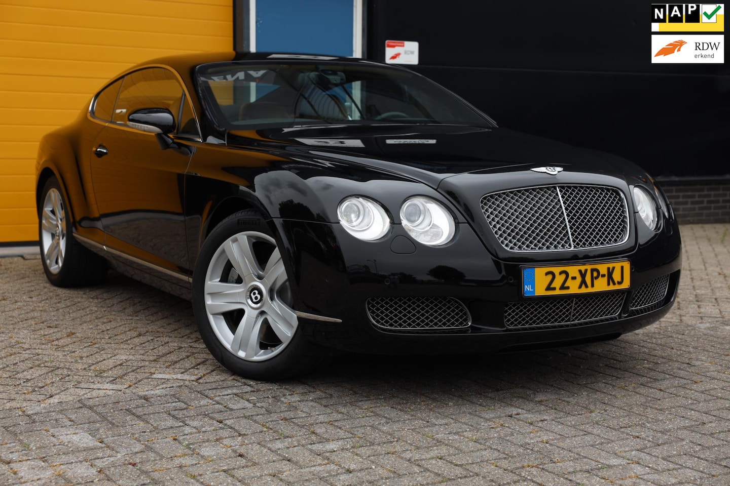 Bentley Continental GT - 6.0 W12 / NL Auto / NAP / Leder / Navi / TOPSTAAT / Uniek / Youngtimer - AutoWereld.nl