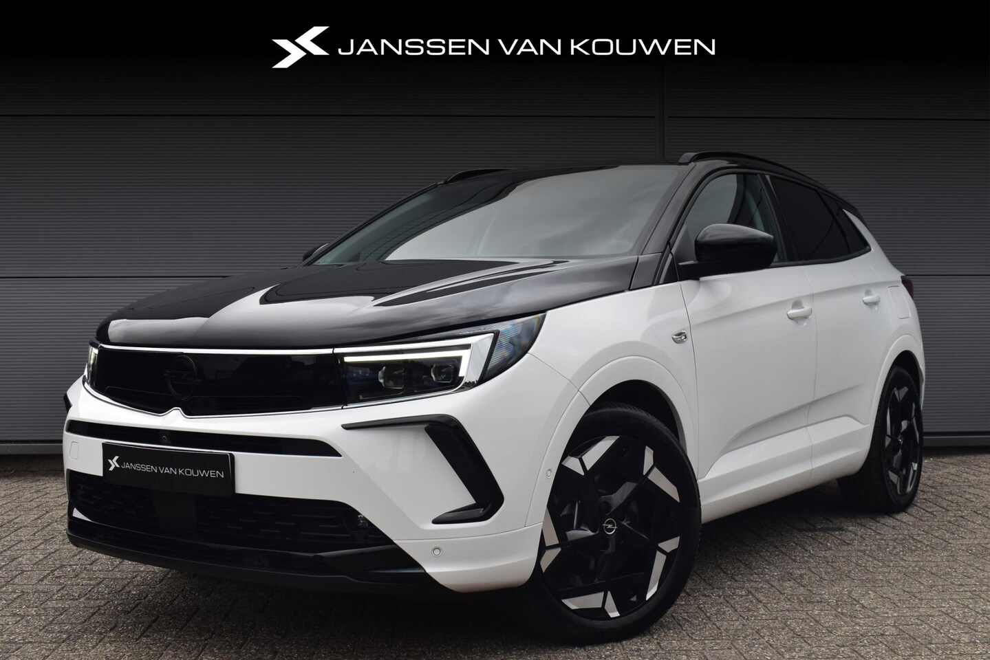 Opel Grandland - 1.6 Turbo Plug-In Hybrid 4x4 GSe 300 PK Stoel-Stuurverwarming - AutoWereld.nl