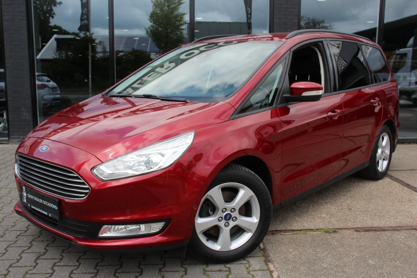 Ford Galaxy - 1.5 Titanium 160PK 7-Persoons NAV Stoelverwarming Climate Cruise Parkeersensor - AutoWereld.nl