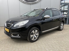 Peugeot 2008 - 1.2 Allure Panoramadak | Apple carplay | Trekhaak | Navi | All season banden |