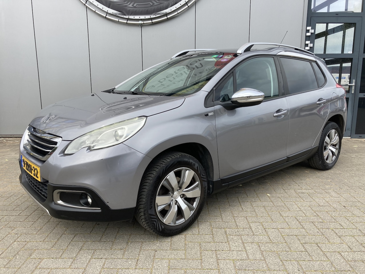 Peugeot 2008 - 1.2 Style Panoramadak | Peugeot connect | Trekhaak | Cruise - AutoWereld.nl