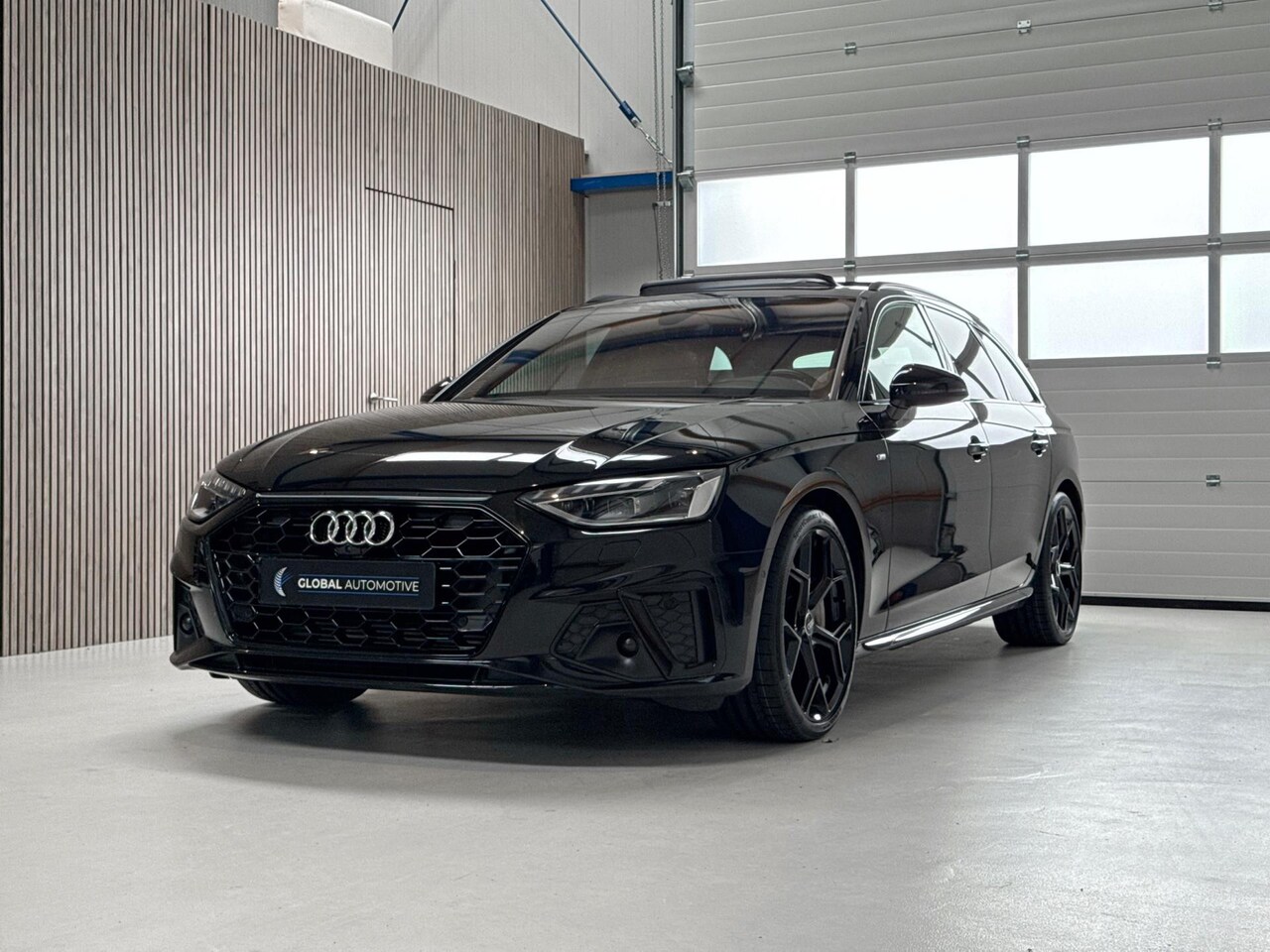 Audi A4 Avant - 40 TFSI S Edition Competition 204 PK S Line - PANORAMADAK - RS STOELEN - AUTOMAAT - B&O - - AutoWereld.nl
