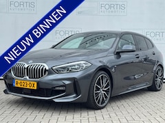 BMW 1-serie - 118i High Executive M-PAKKET | NAVI | PDC |STOELVERWARMING