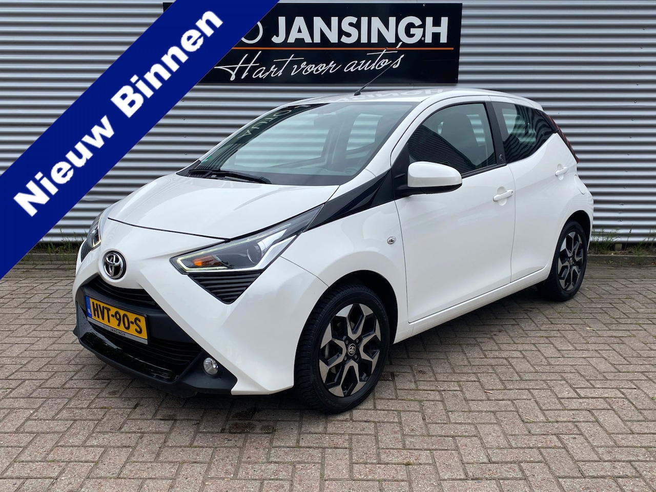 Toyota Aygo - 1.0 VVT-i x-play | Airco | LM Velgen | Lage km stand! | Camera! | Apple carplay/Android au - AutoWereld.nl