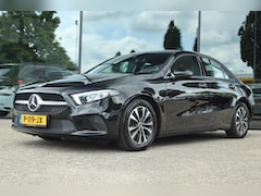 Mercedes-Benz A-klasse - 180 BUSINESS SOLUTION AUT. | ORIG. NL | WIDESCREEN | TREKHAAK | CARPLAY | CAMERA | LED | S
