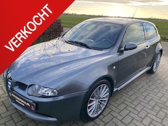 Alfa Romeo 147 - 3.2 V6 GTA Xenon, 18 inch Toora, Schuifdak 59.122 KM 1e eigenaar