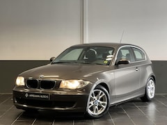 BMW 1-serie - 118i High Executive | NWE KETTING | Stoelverwarming | Navi | Cruise |