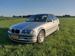BMW 3-serie - 318i Executive Youngtimer