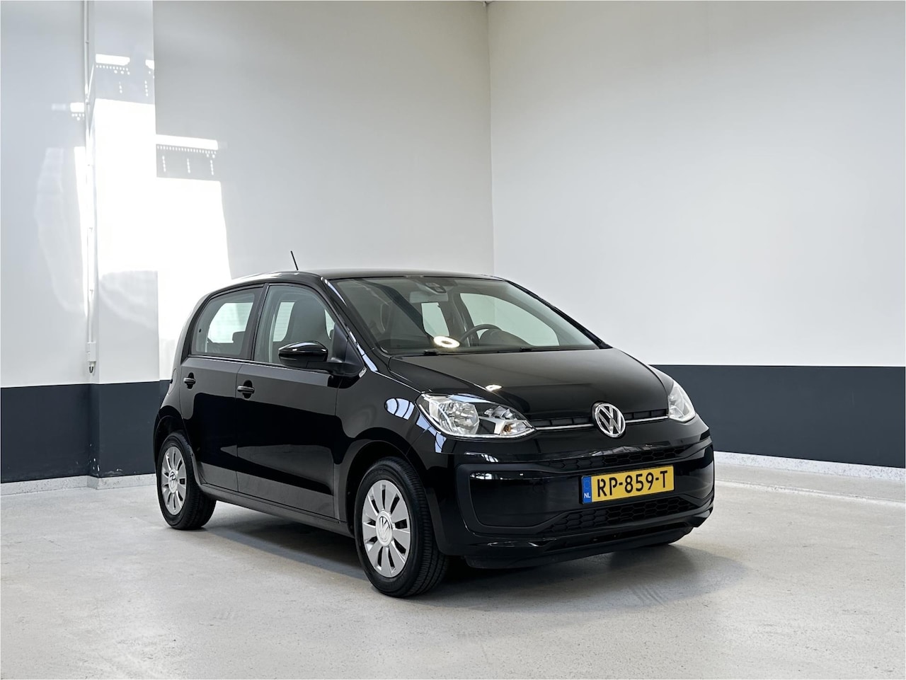 Volkswagen Up! - 1.0 BMT move up! | NL | Airco| Bluetooth | - AutoWereld.nl
