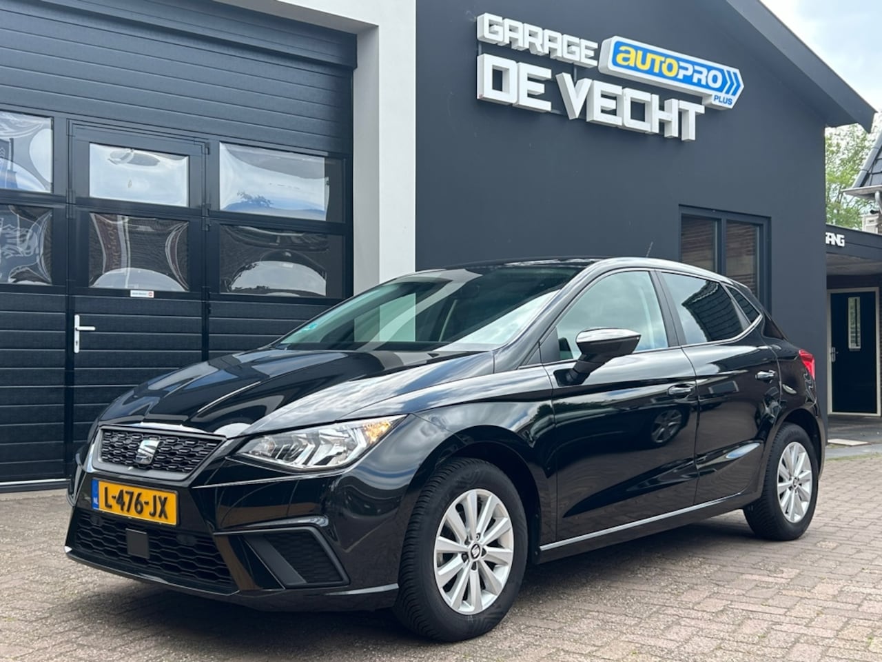 SEAT Ibiza - 1.0 TSI Style Business Intense Carplay/Navi - AutoWereld.nl