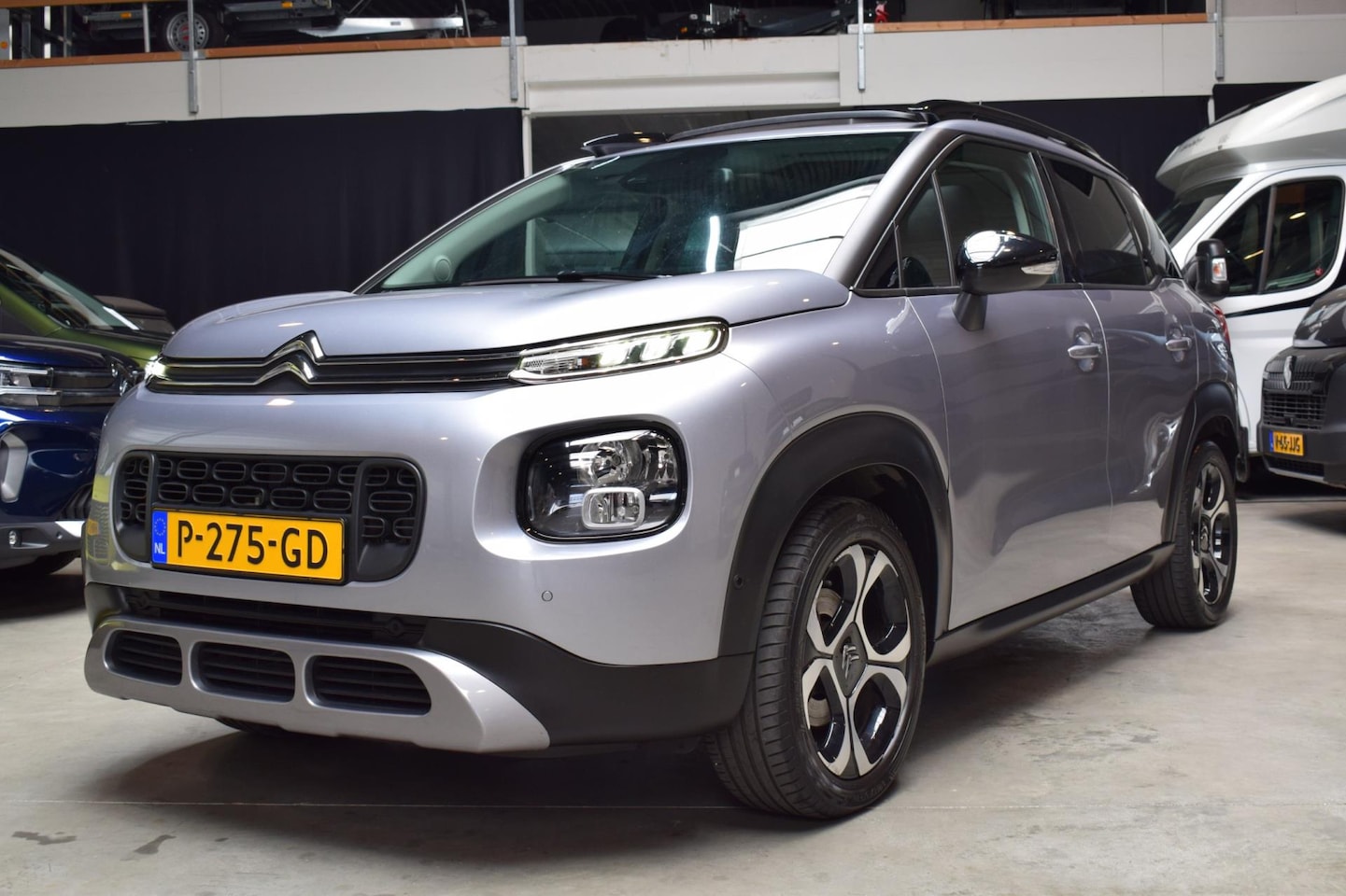 Citroën C3 Aircross - 1.2 PureTech S&S Shine pano dak/trekhaak - AutoWereld.nl