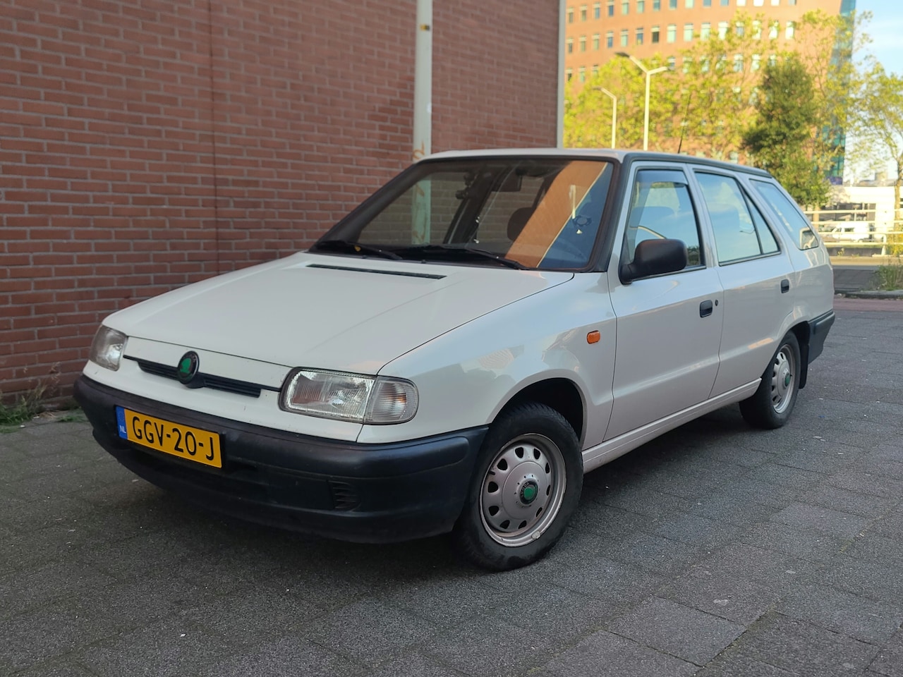 skoda-felicia-combi-1-3-lxi.jpg