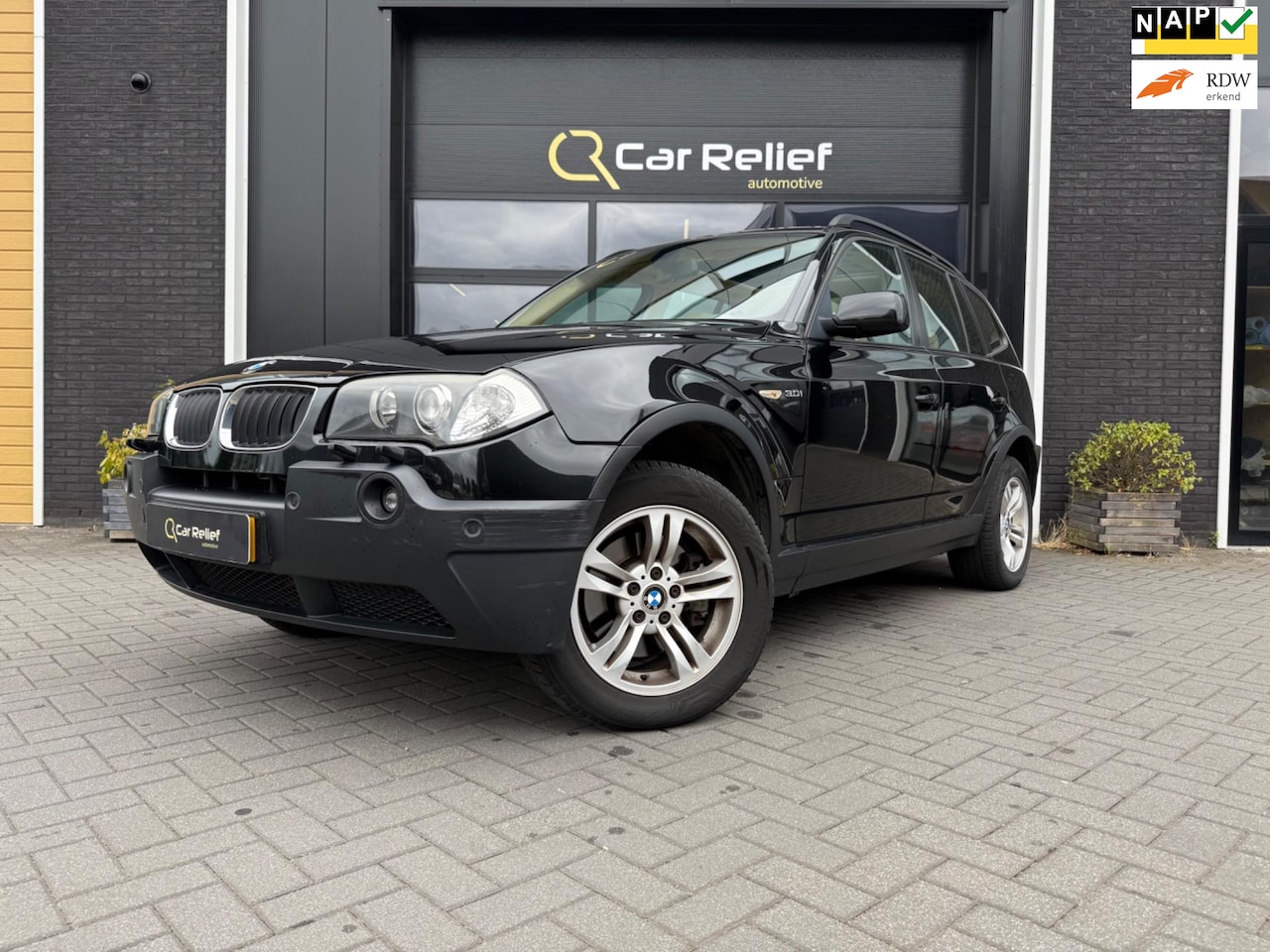 BMW X3 - 3.0i Executive | Panoramadak | Elektrisch verstelbare zetels | Trekhaak | Stoelverwarming - AutoWereld.nl