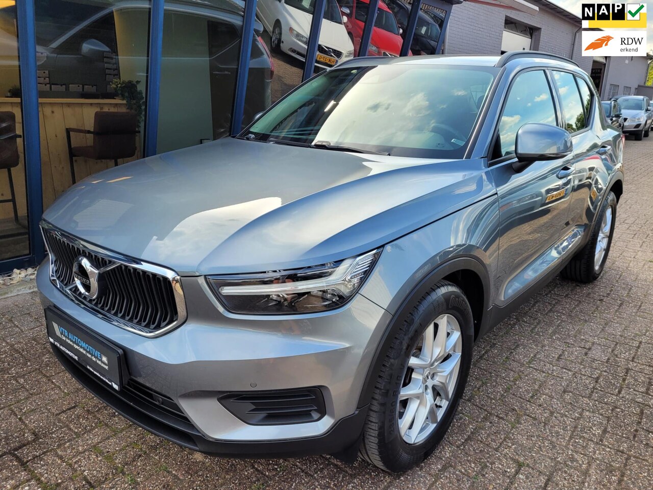 Volvo XC40 - 2.0 T4 AWD Automaat / NAVI / PDC - AutoWereld.nl