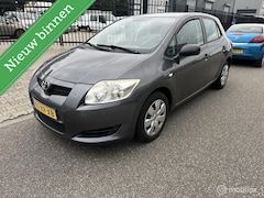 Toyota Auris - 1.4-16V Sol km 147957 nap