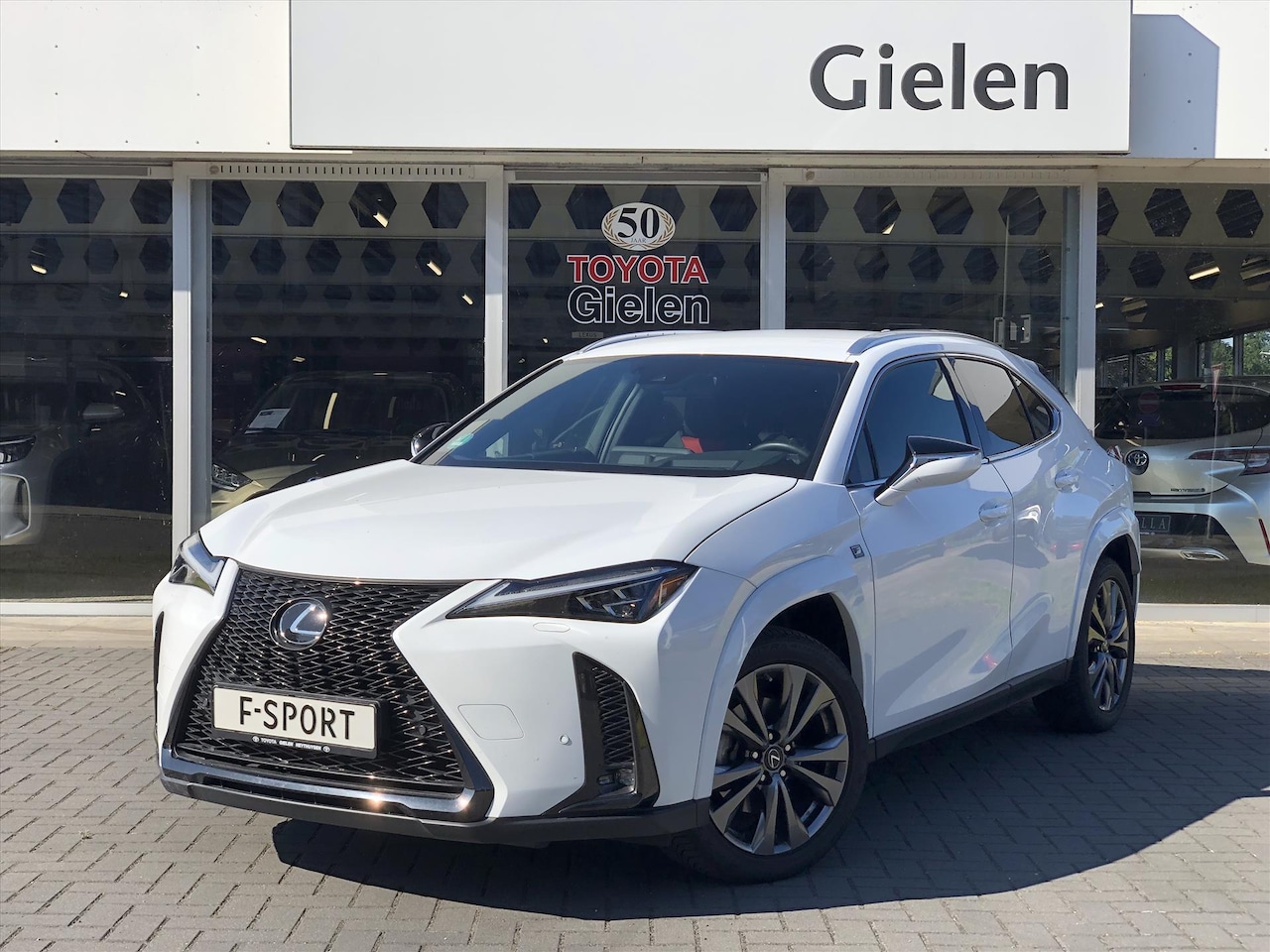 Lexus UX - 250h F Sport Line | Facelift, Head up display, Blind Spot, 18 inch, Parkeersensoren, Stoel - AutoWereld.nl