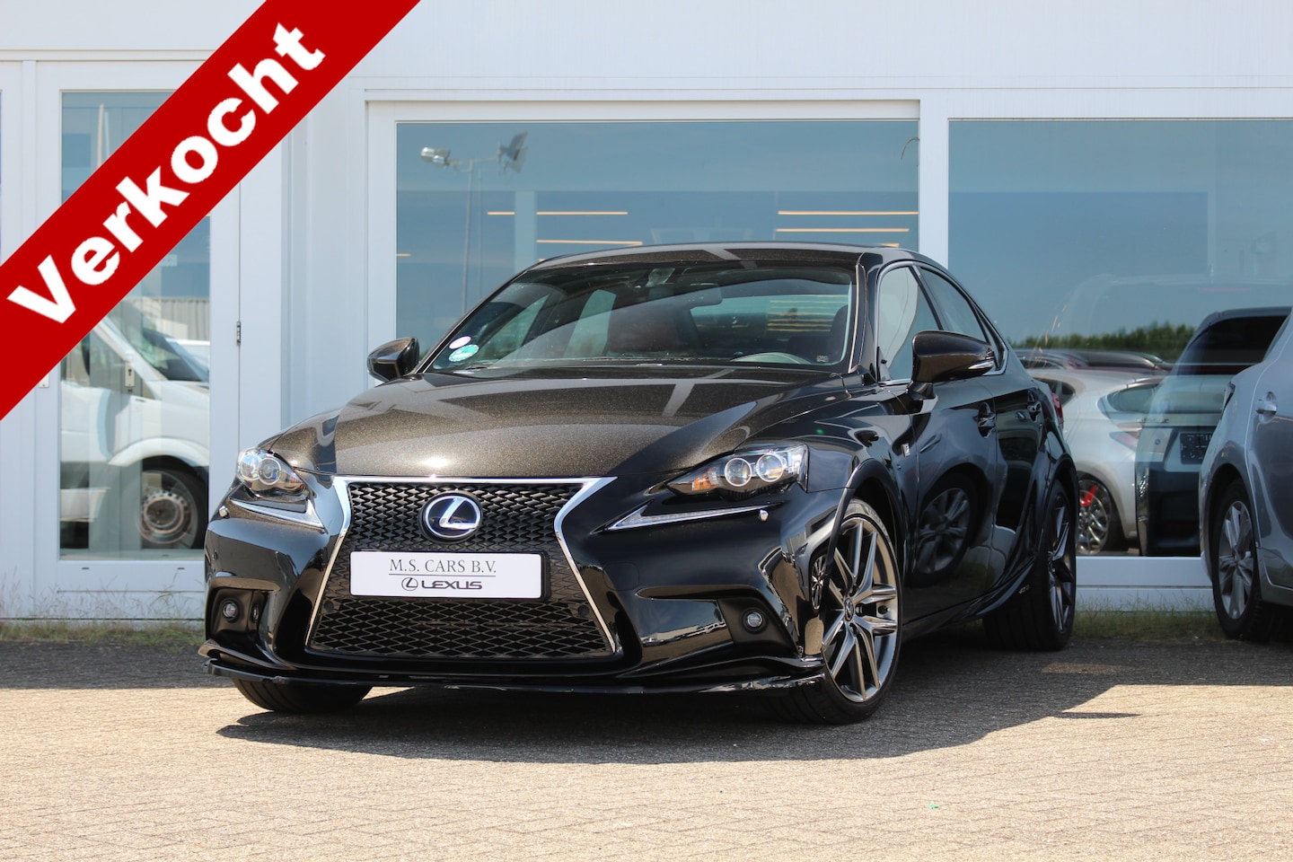 Lexus IS - 300h Hybride F-Sport Line I Mark Lev. I Premium Navi - AutoWereld.nl