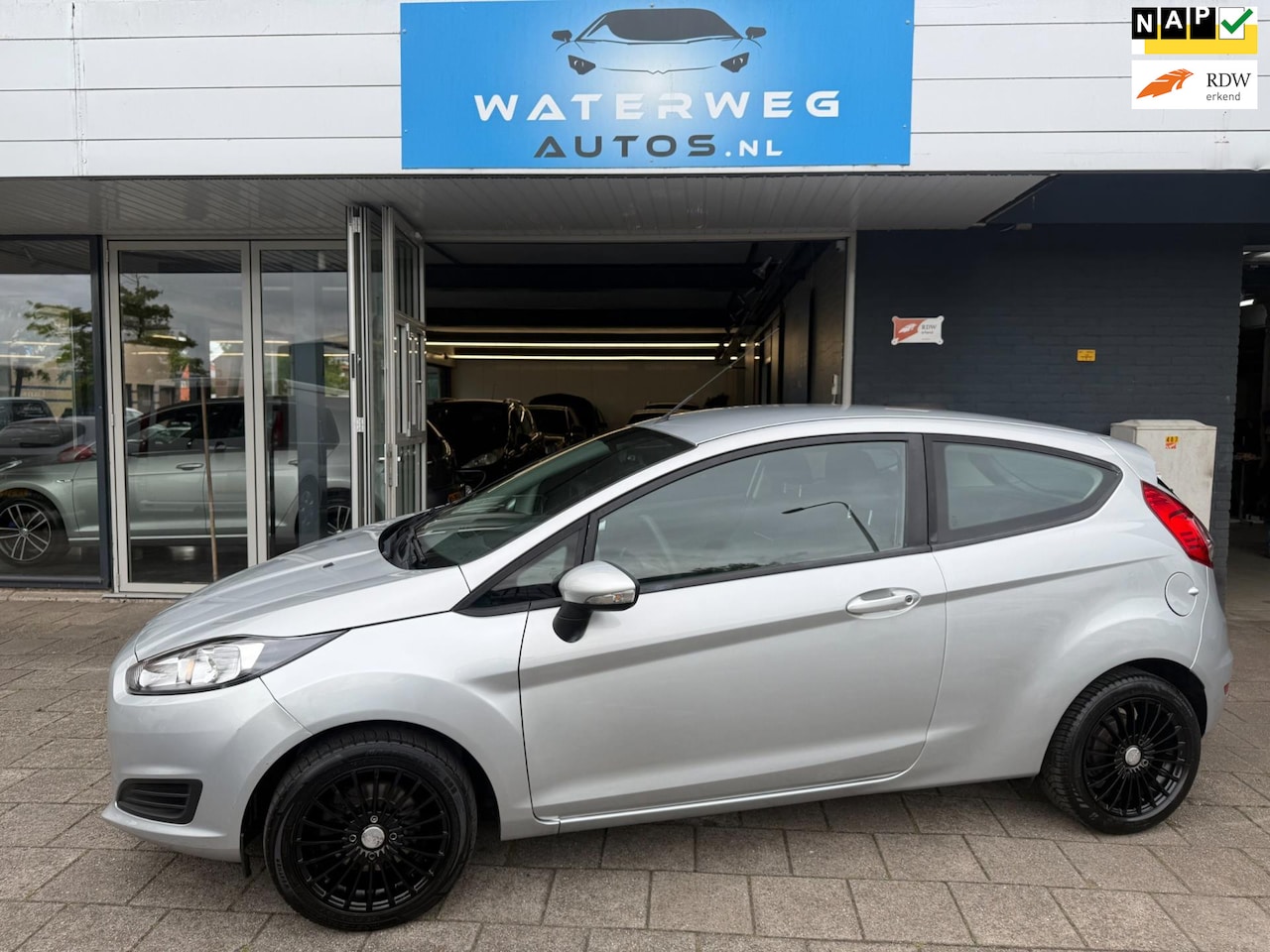 Ford Fiesta - 1.0 Style Navi/Airco/elektrisch pakket/LM velgen - AutoWereld.nl