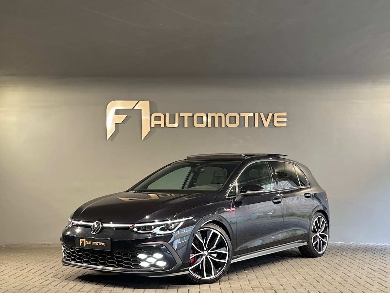 Volkswagen Golf - 2.0 TSI GTI Pano|Sfeer|Camera|IQ|ACC|Lane Assist - AutoWereld.nl