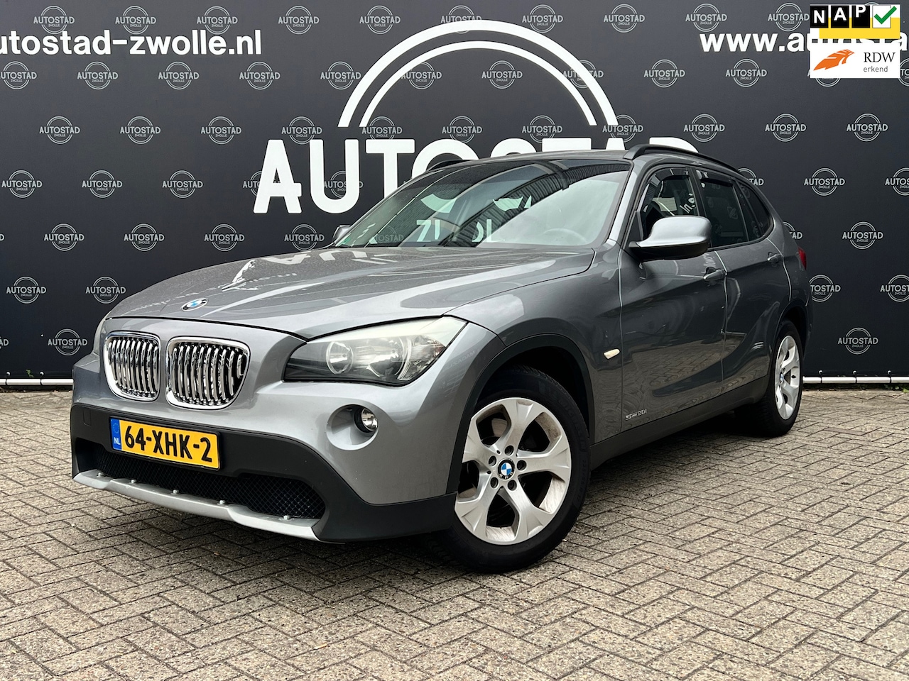 BMW X1 - SDrive20i Business NL-Auto/NAP/APK/Navi/Airco - AutoWereld.nl