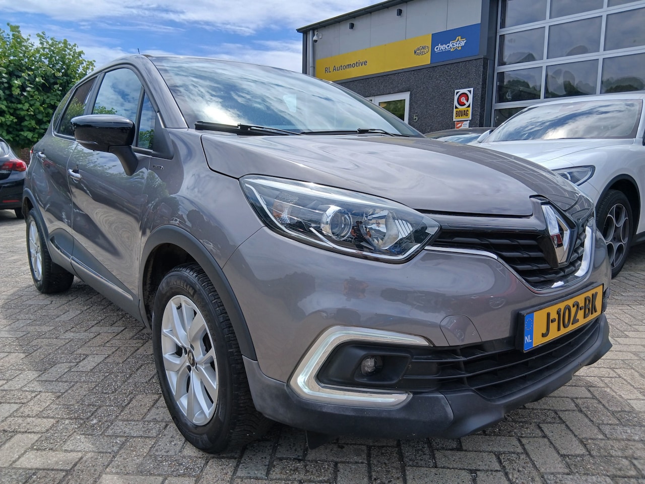 Renault Captur - 0.9 TCe Limited - Navigatie - Pdc - AutoWereld.nl